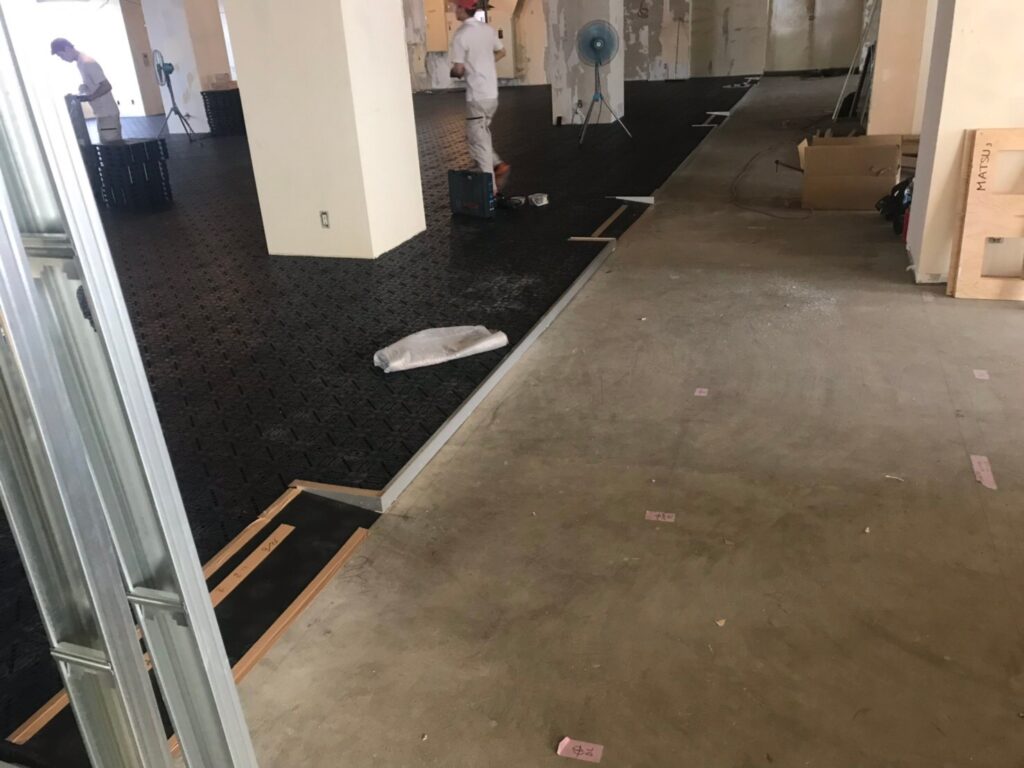 所沢市 クリーンOAフロア TN-50 施工中