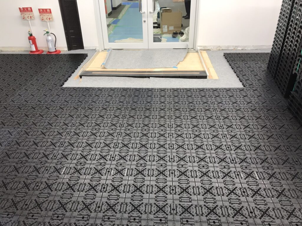 神奈川県藤沢市 OAフロア工事 施工中