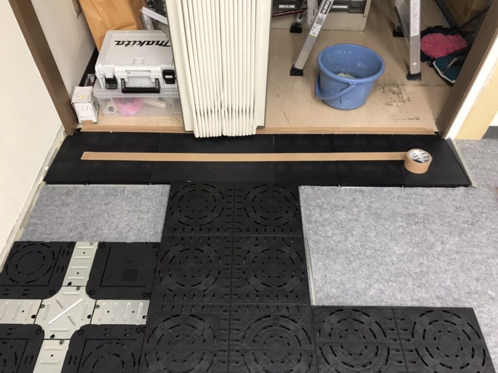 神奈川県藤沢市 OAフロア工事 施工中