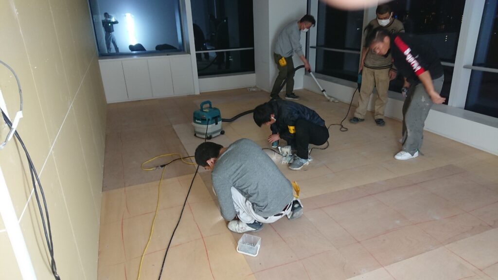 東京都千代田区神田 OAフロア内装工事 施工中