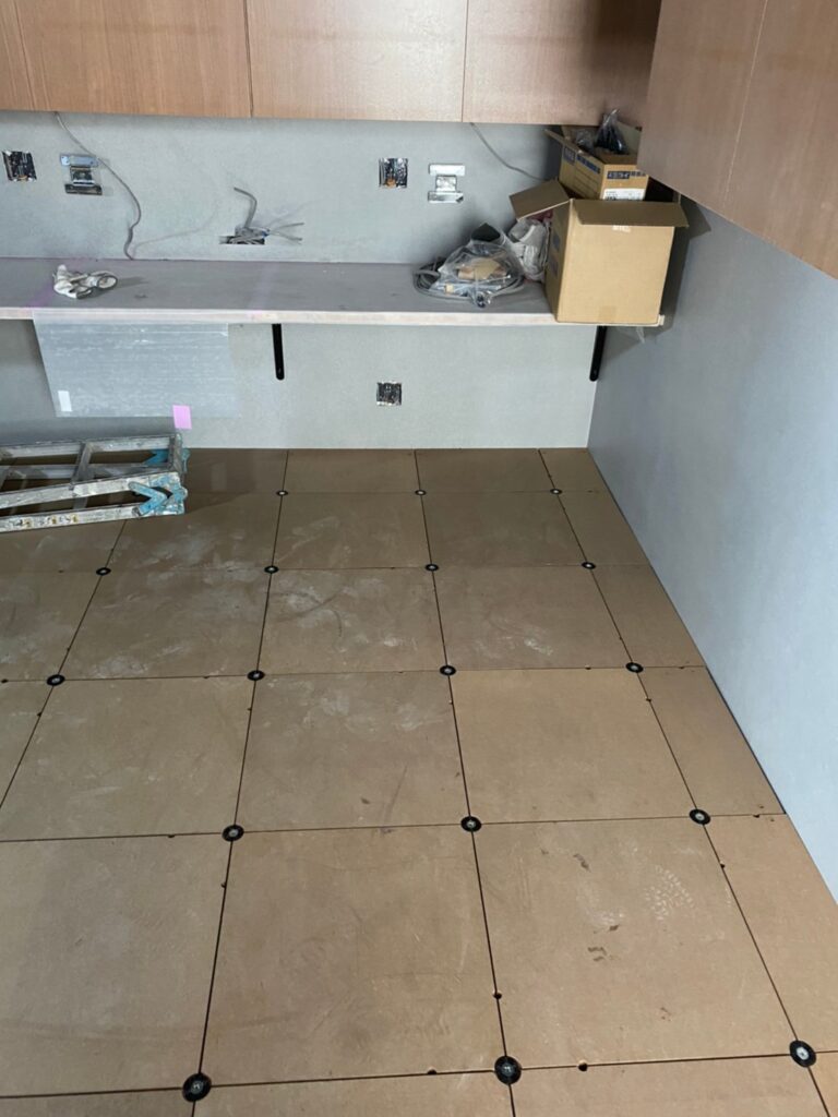 東京都品川区 駅ビル OAフロア工事 施工後