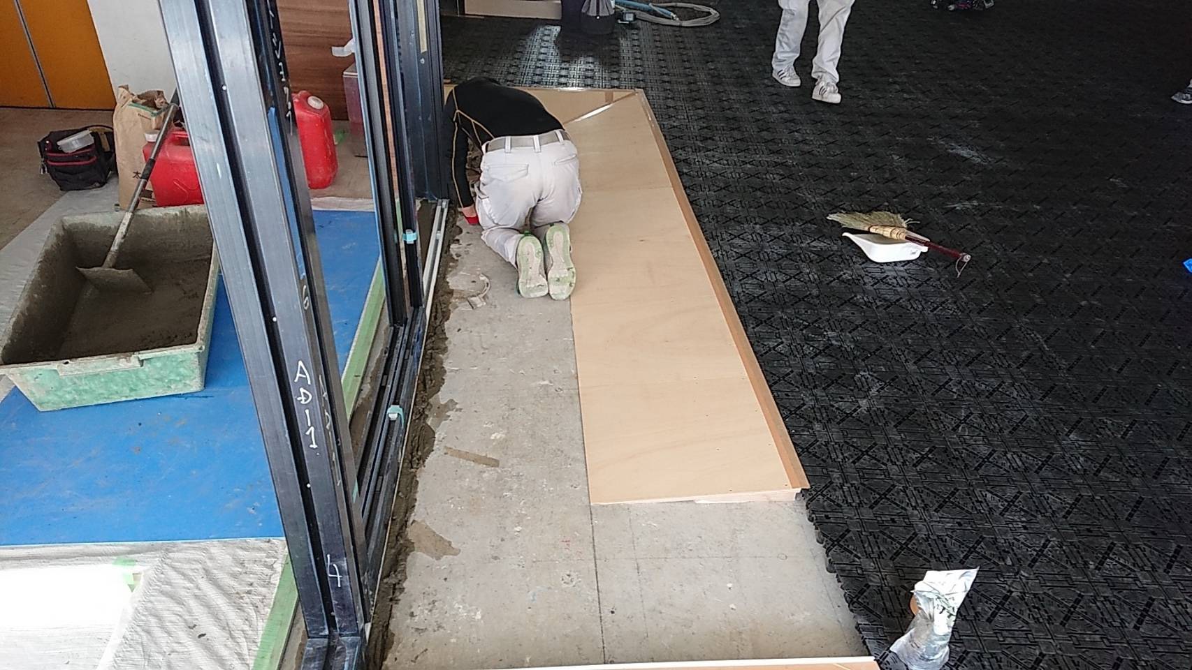 東京都世田谷区 OAフロア工事 施工中