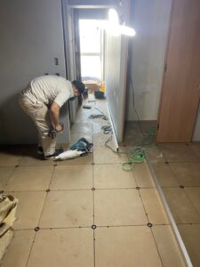 東京都品川区 駅ビル OAフロア工事 施工中