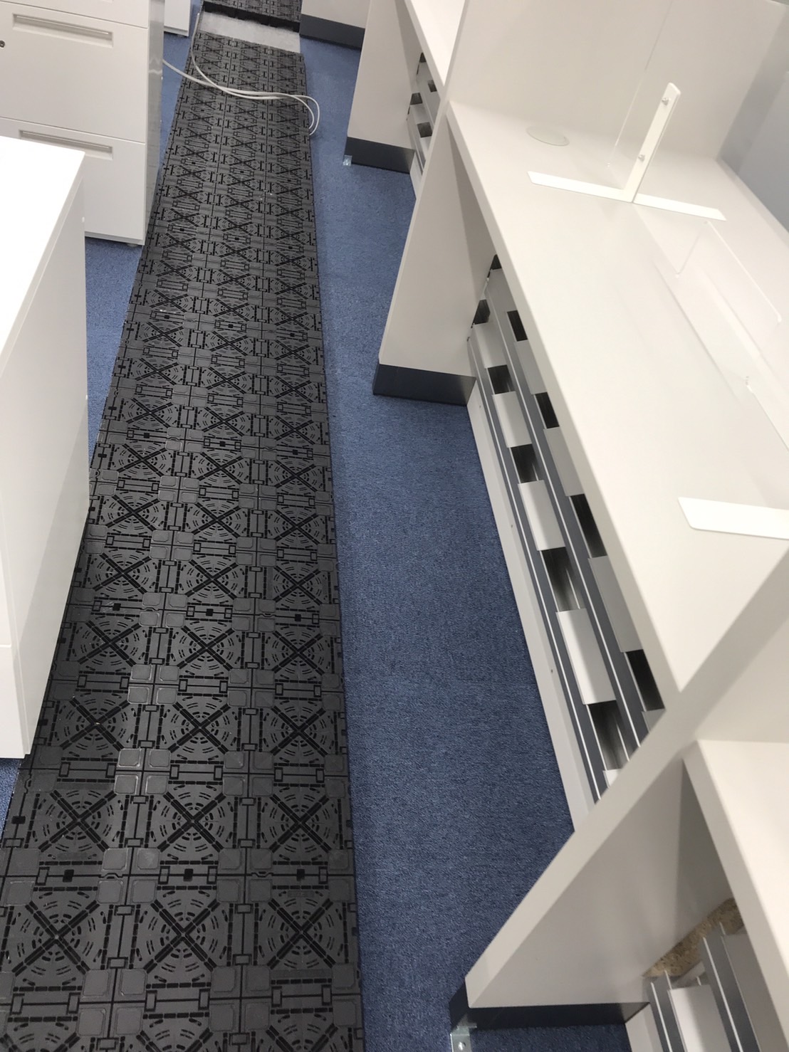 埼玉県浦和市 信用金庫 OAフロア工事 施工後