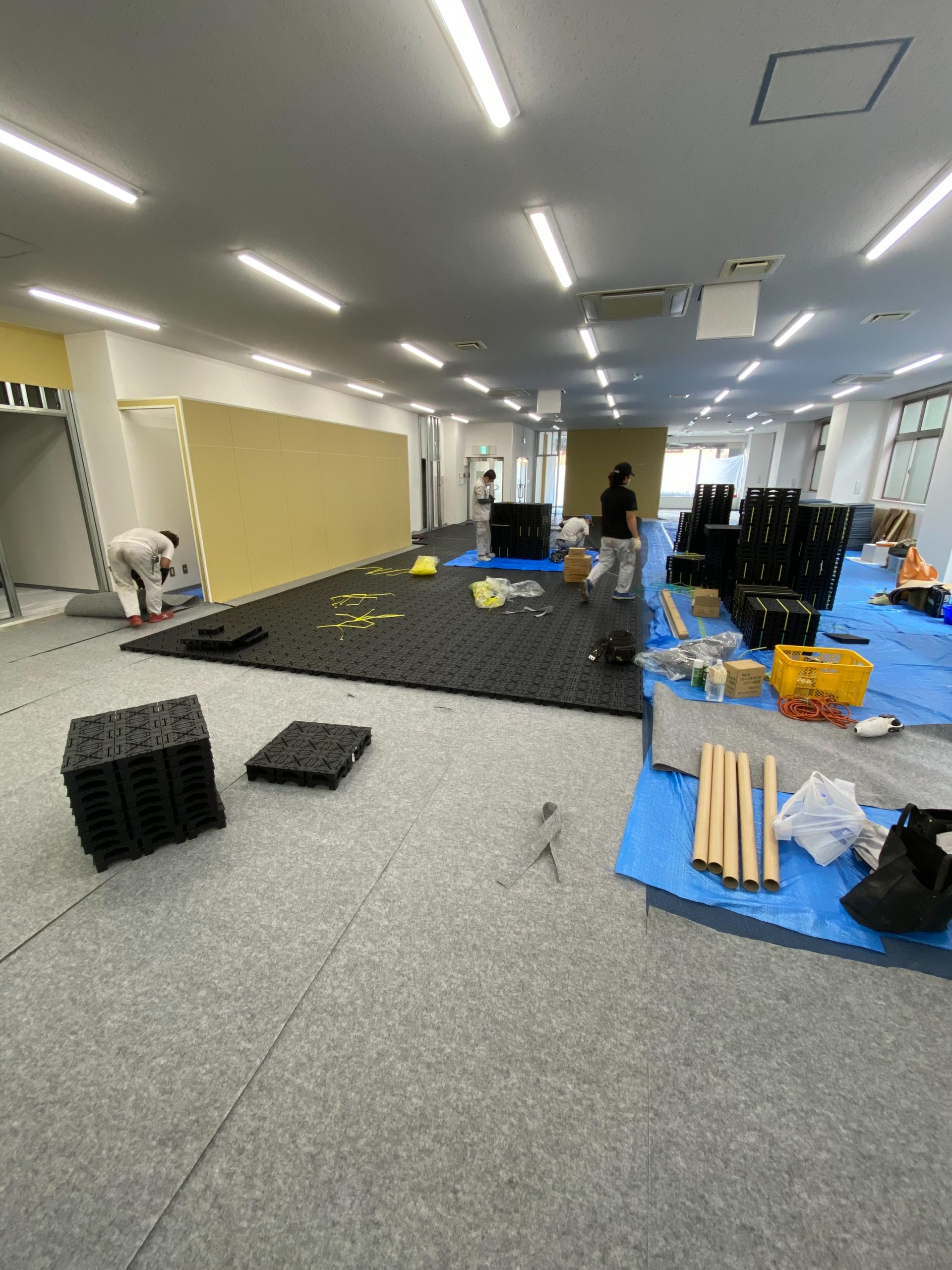 埼玉県浦和市 信用金庫 OAフロア工事 施工中