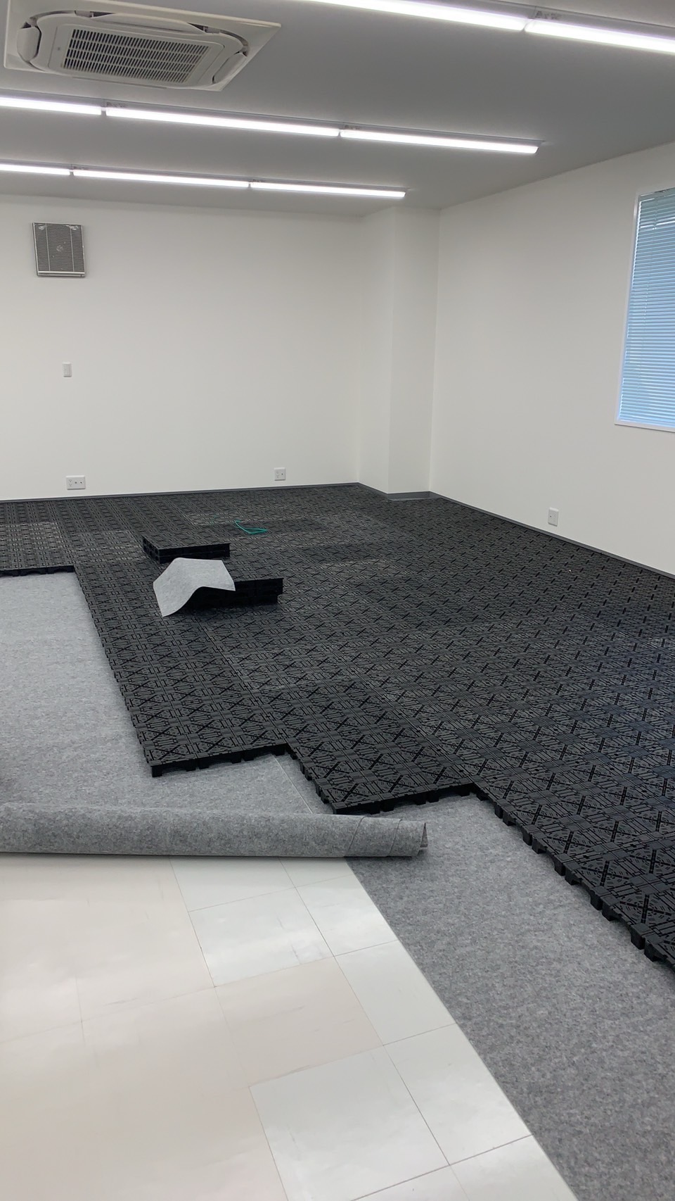 埼玉県川越市 ビル OAフロア工事 施工中