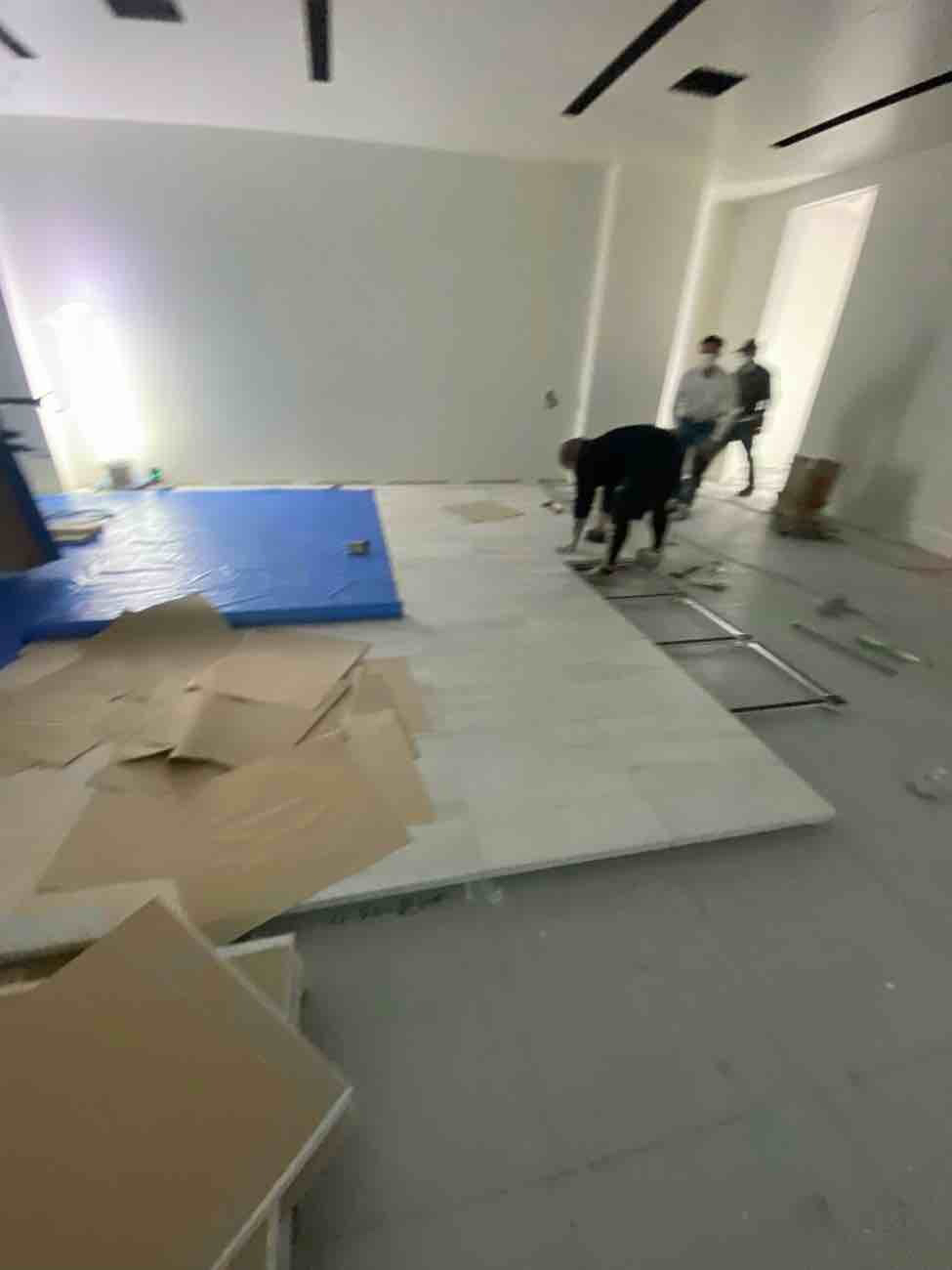 東京都千代田区 オフィスビル OAフロア工事 施工中