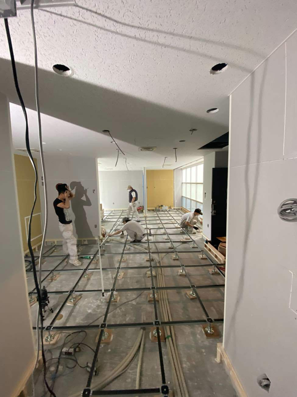 東京都千代田区 オフィスビル OAフロア工事 施工中