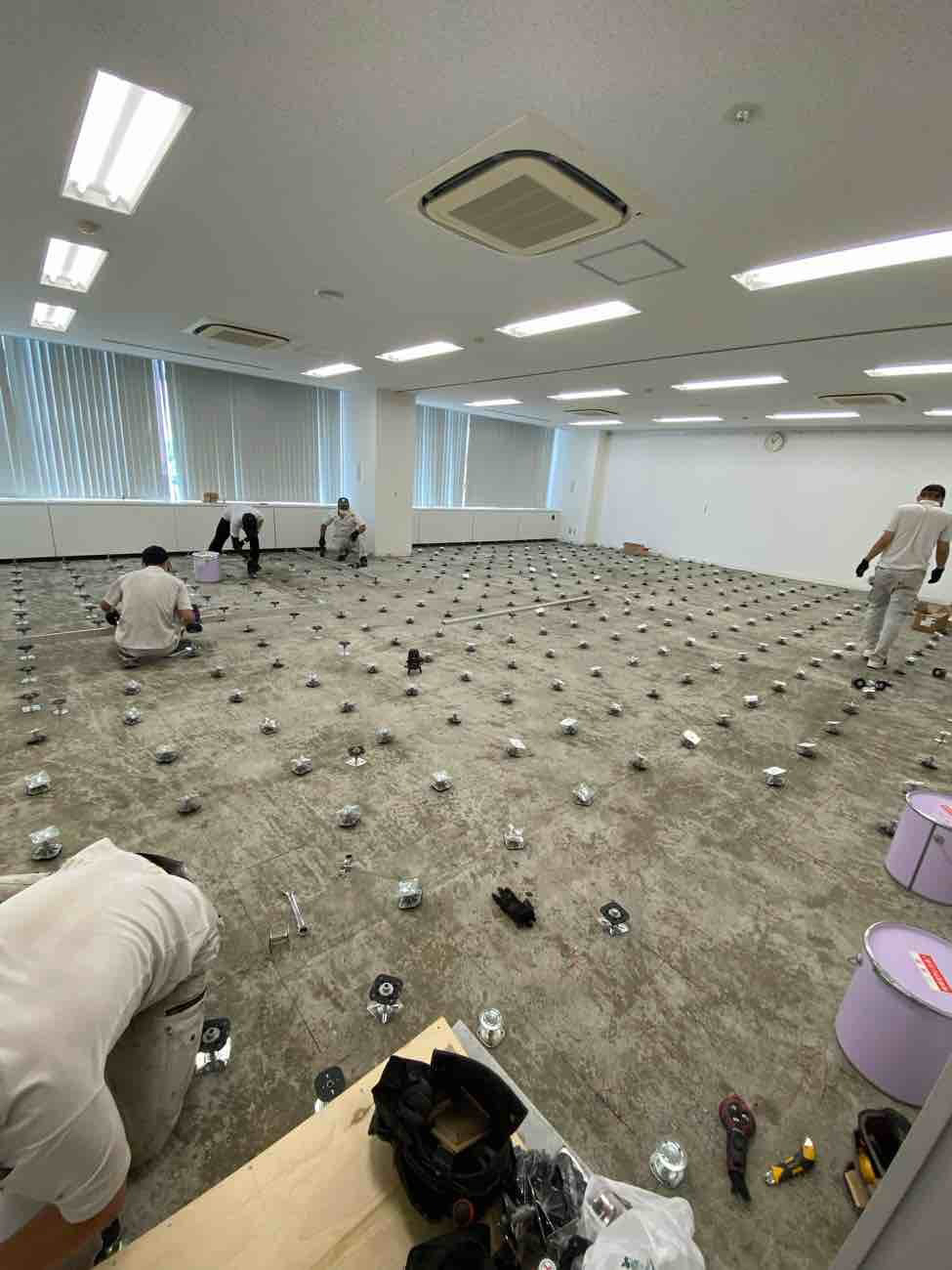 埼玉県羽生市 店舗 OAフロア工事 施工中