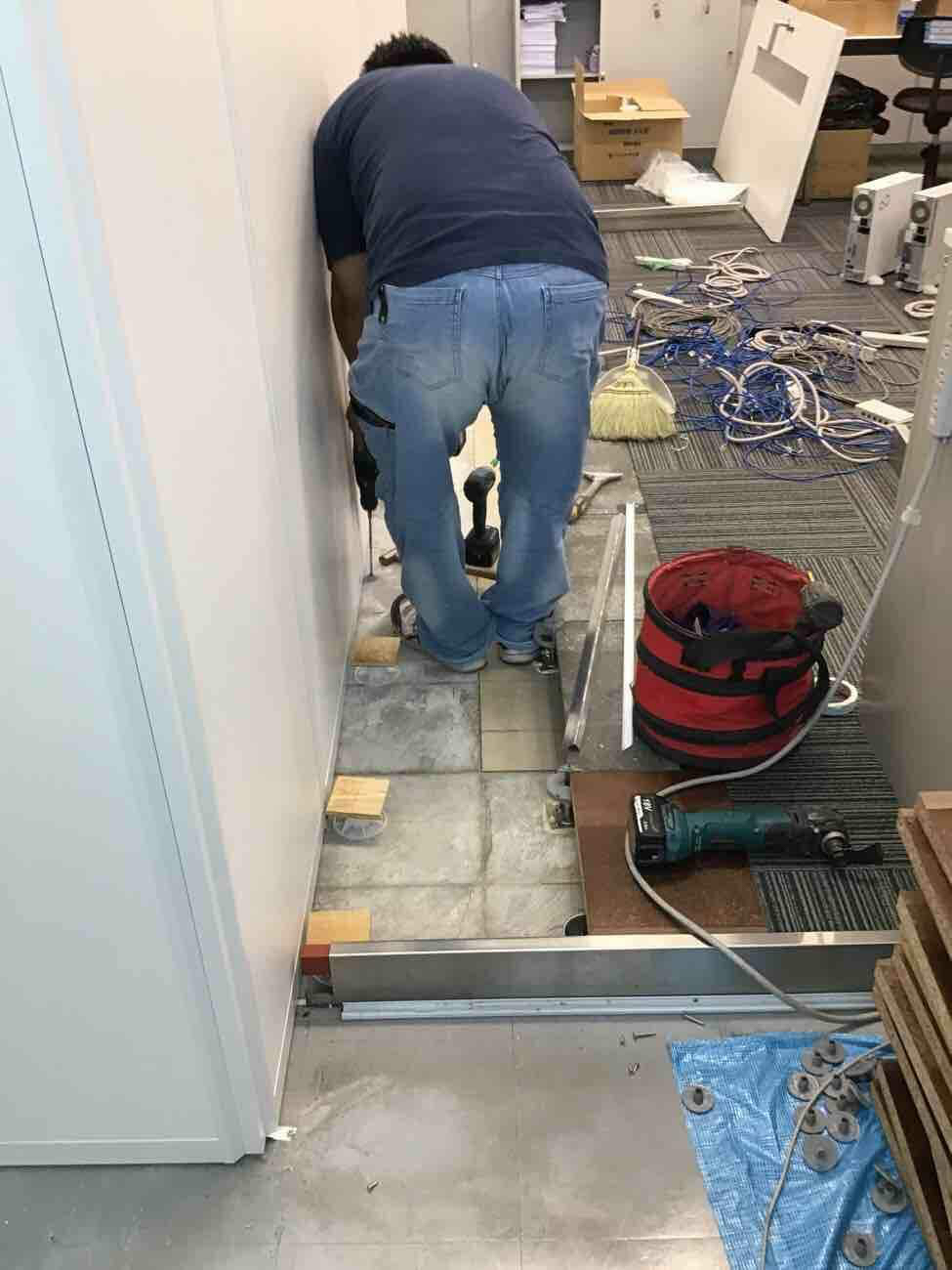 埼玉県羽生市 店舗 OAフロア追加工事 施工中