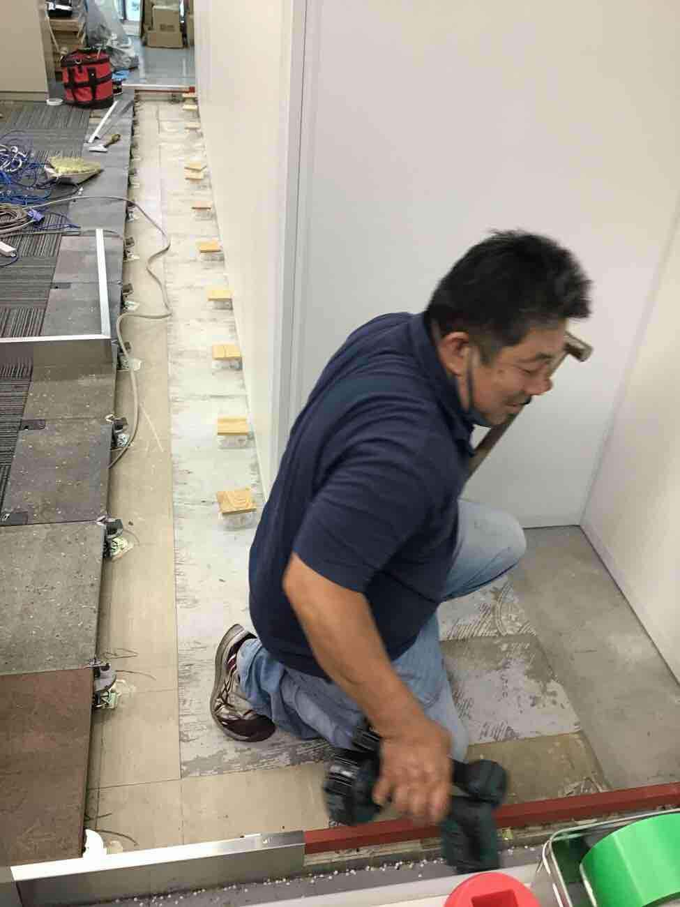 埼玉県羽生市 店舗 OAフロア追加工事 施工中