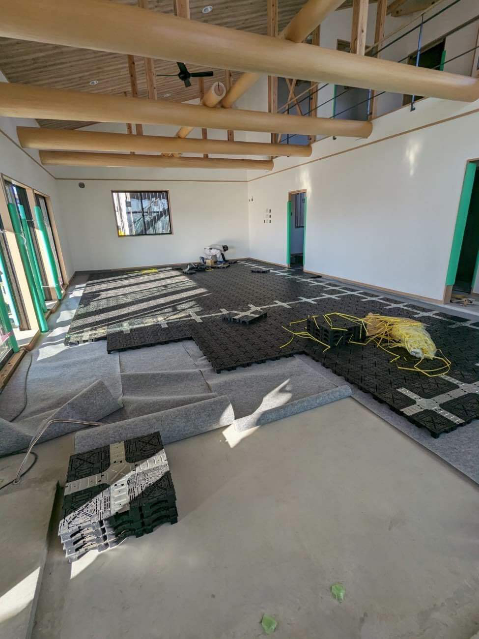 茨城県古河市 事務所新築工事 OAフロア施工中