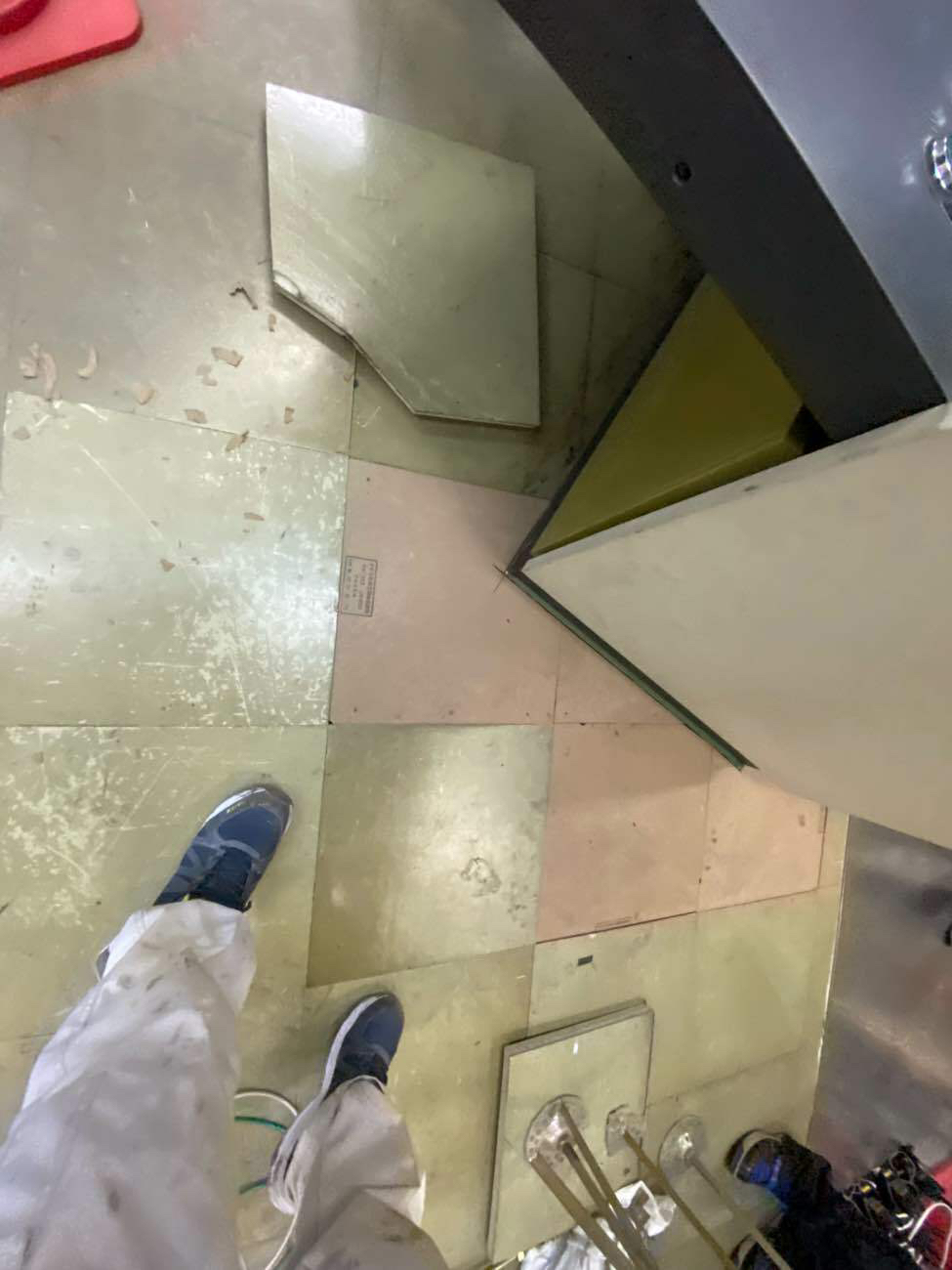 神奈川県川崎市 コンピューター制御室 OA補修工事 施工後