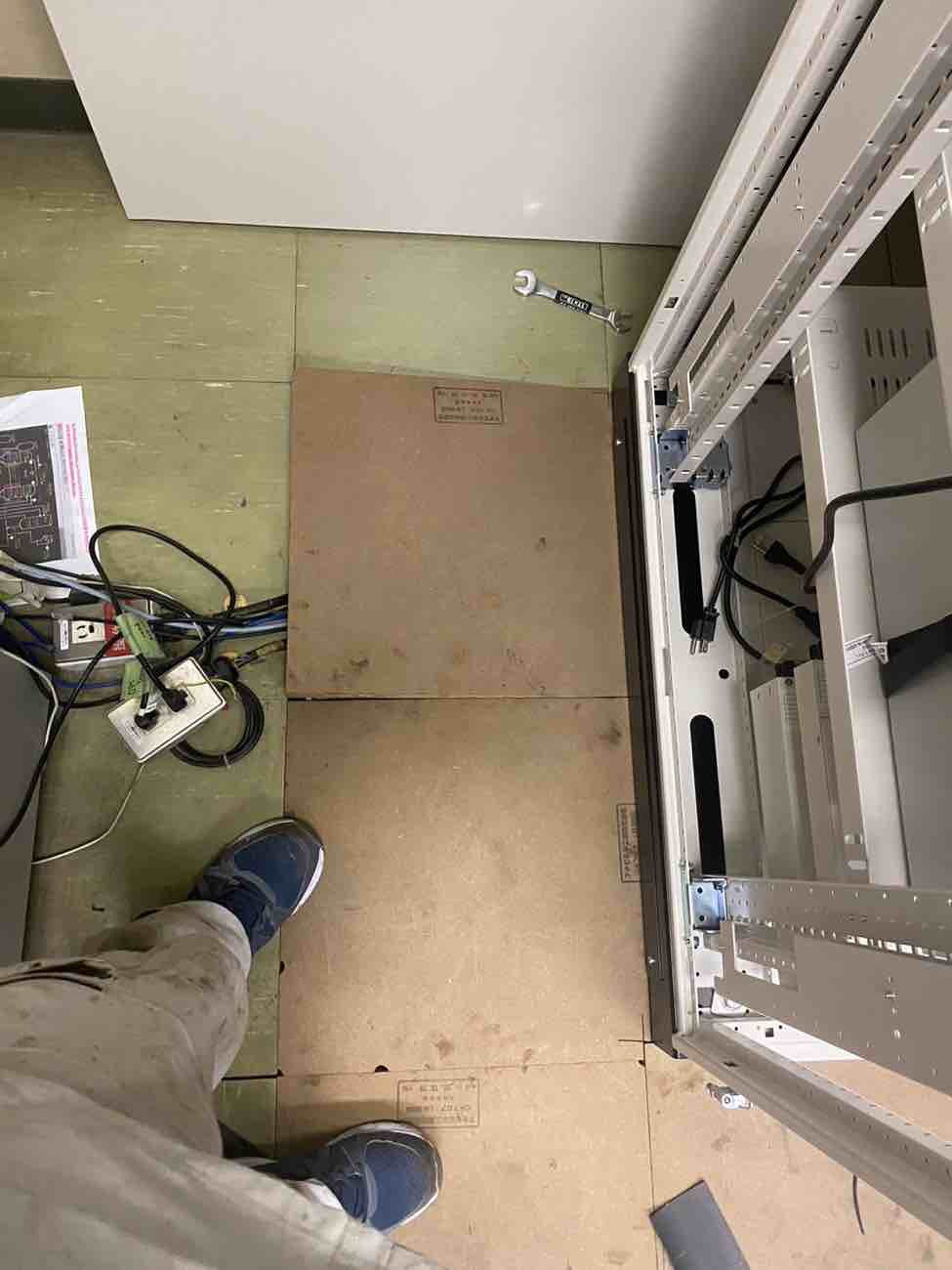 神奈川県川崎市 コンピューター制御室 OA補修工事 施工後