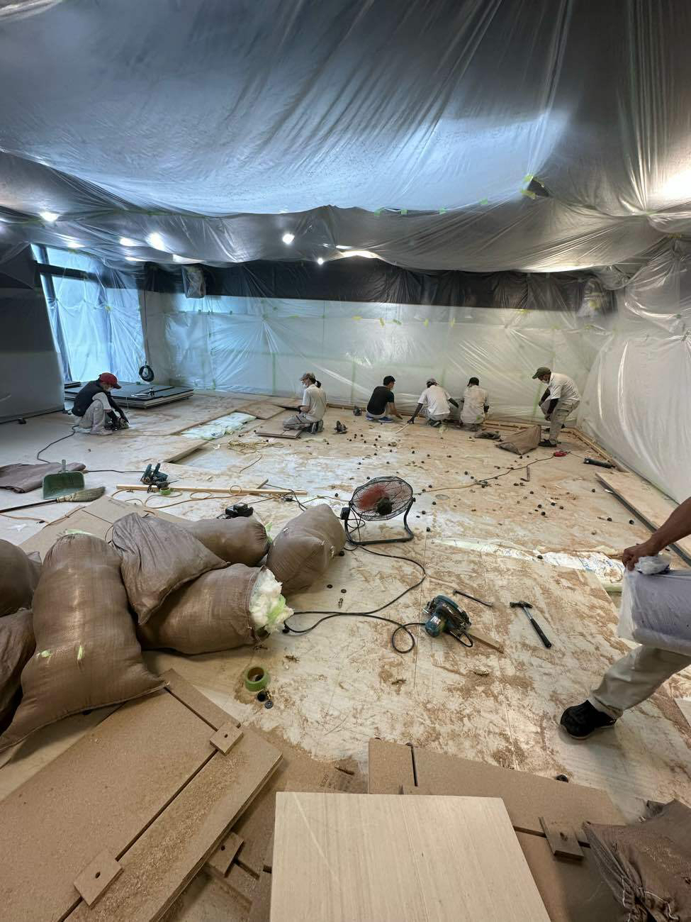 東京都渋谷区 ダンススタジオ 床改修工事 施工中