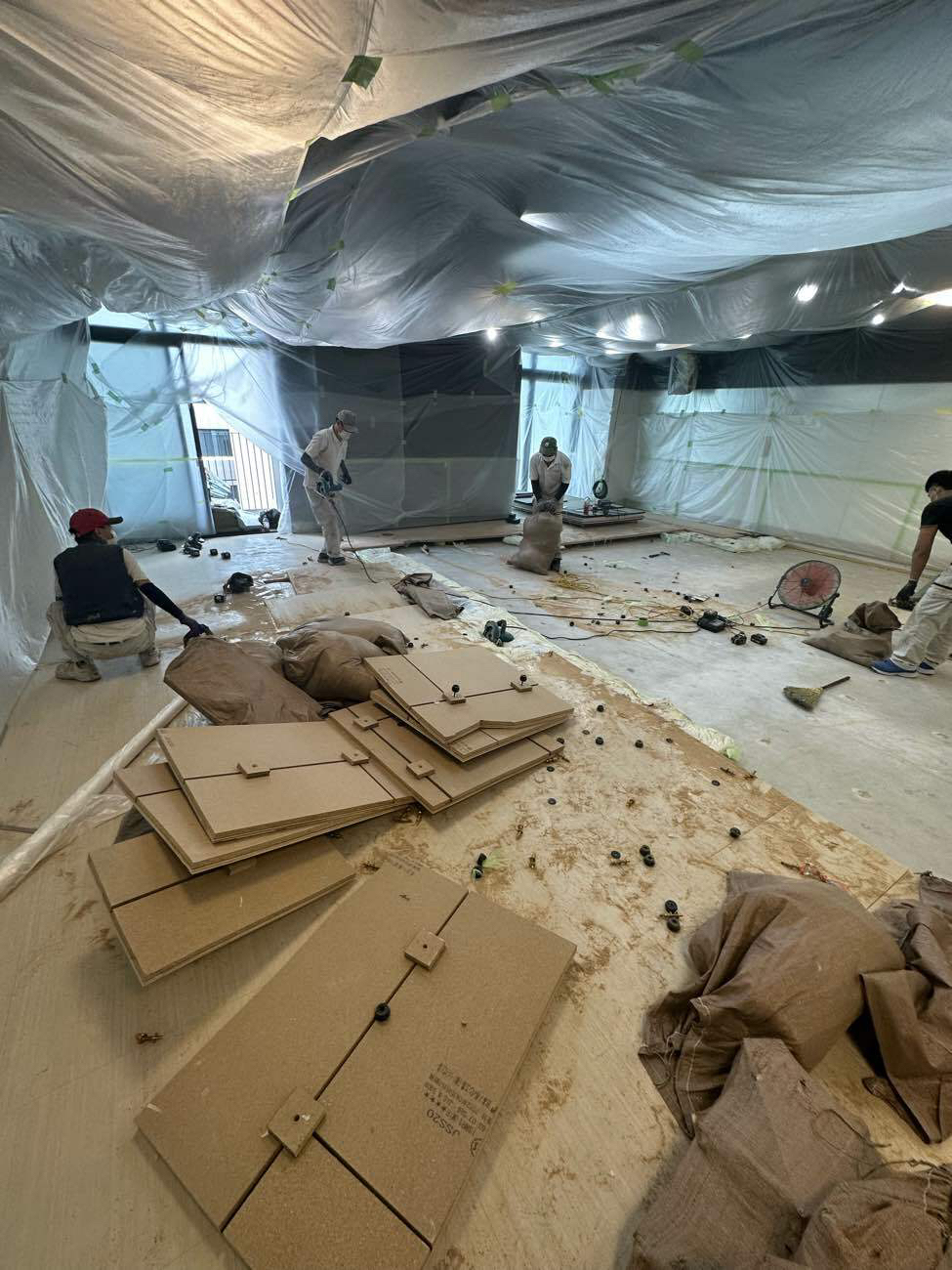 東京都渋谷区 ダンススタジオ 床改修工事 施工中