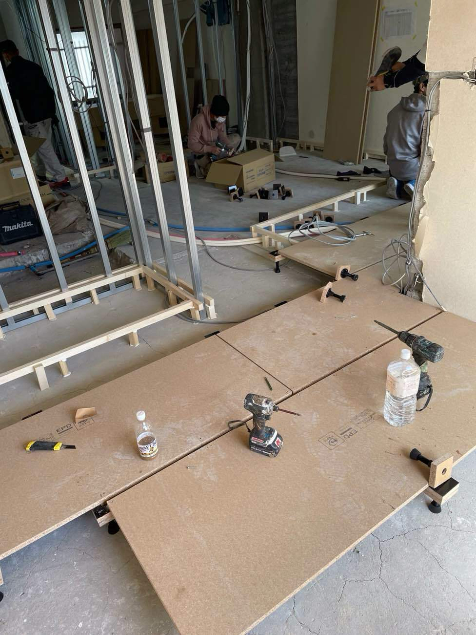 横浜市神奈川区 マンション OAフロア工事 施工中