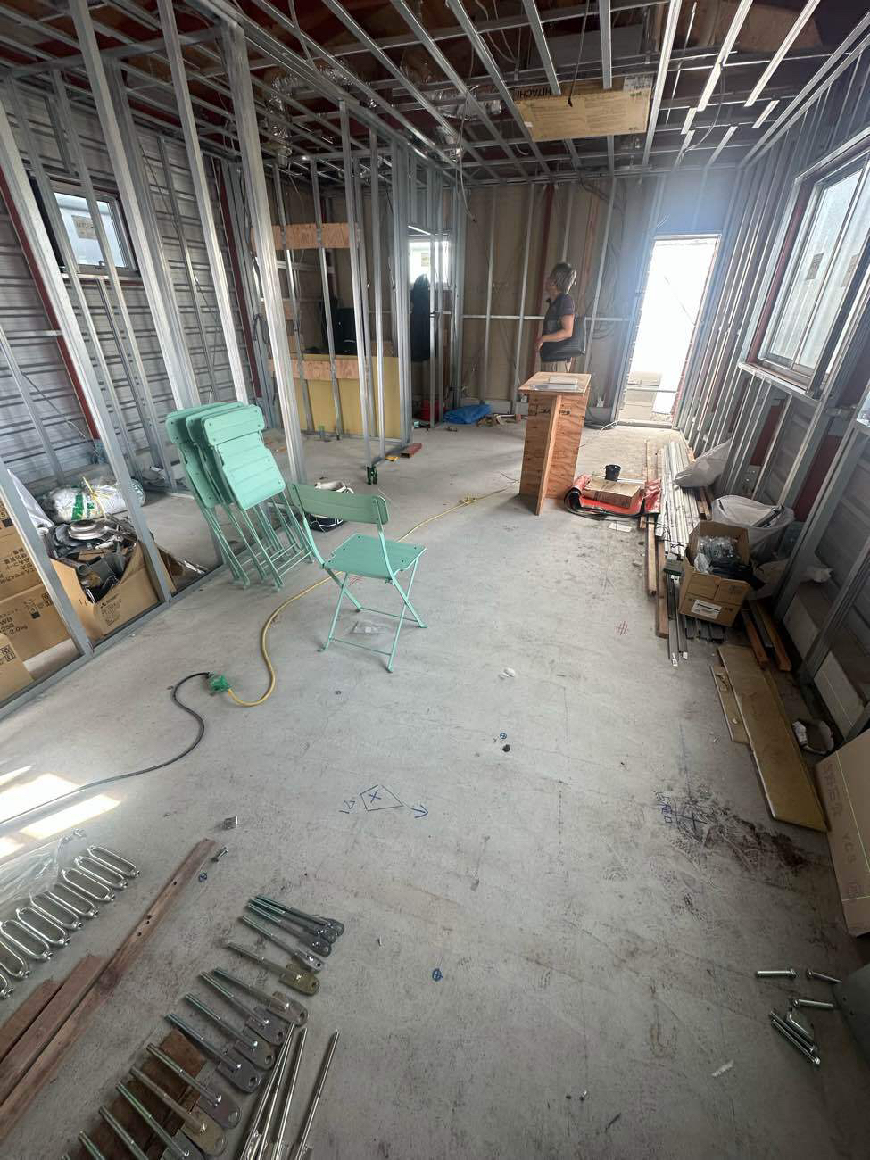 千葉県木更津市 店舗 OAフロア・低床プラ束置床工事 施工前